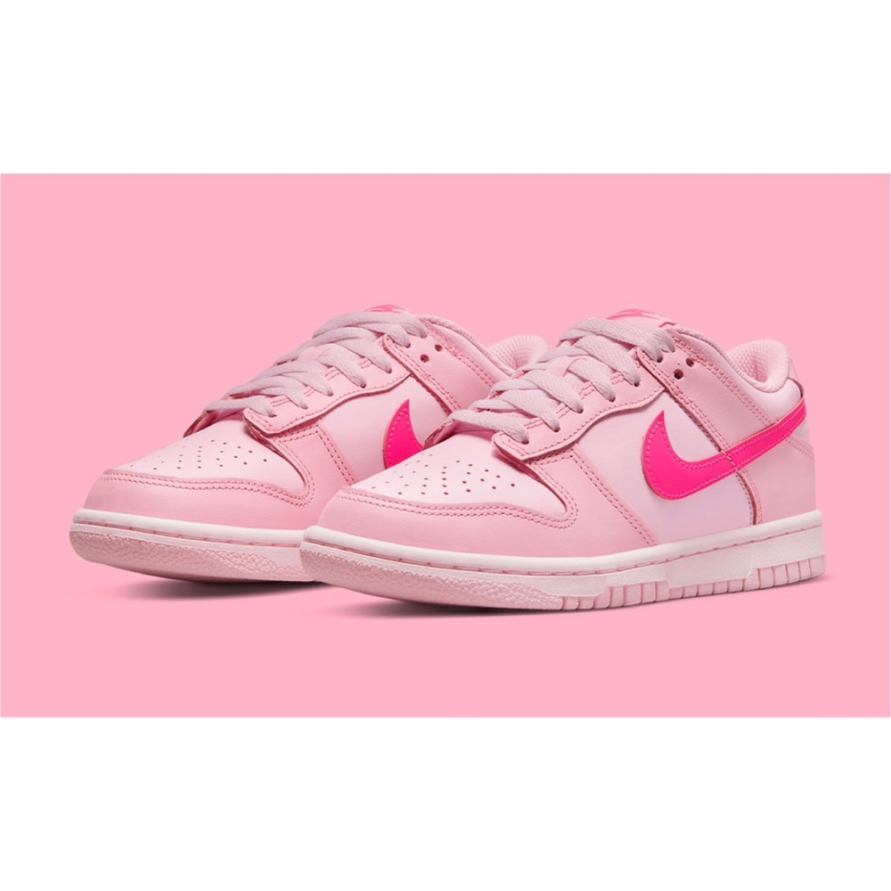 Nike Dunks Low (Triple Pink)